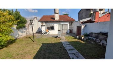 HERMOSO CHALET EN VENTA - ITUZAINGO NORTE. EXCELENTE DISEÑO