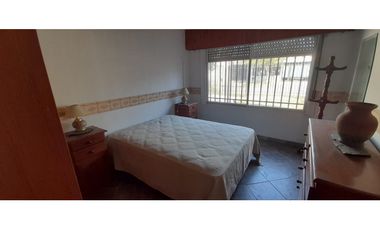 HERMOSO CHALET EN VENTA - ITUZAINGO NORTE. EXCELENTE DISEÑO