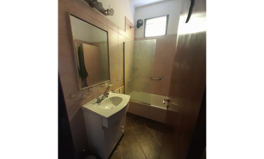 HERMOSO CHALET EN VENTA - ITUZAINGO NORTE. EXCELENTE DISEÑO