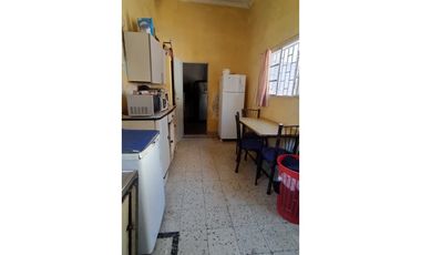 Casa Céntrica 400 mts Lote 120 Cubiertos