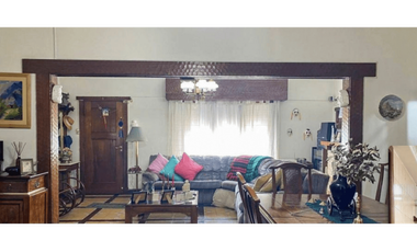 Chalet 4 ambientes + depto tres ambientes