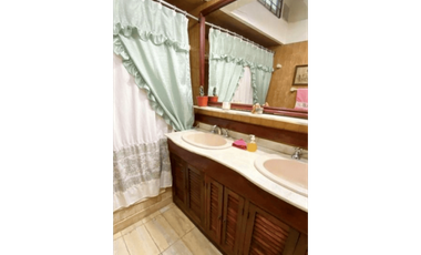 Chalet 4 ambientes + depto tres ambientes