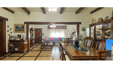 Chalet 4 ambientes + depto tres ambientes