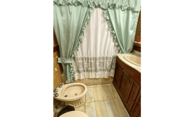 Chalet 4 ambientes + depto tres ambientes