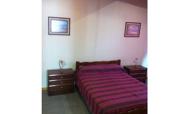 Chalet 4  ambientes + depto 2 amb