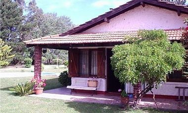 Casa quinta de 4 ambientes  MIRAMAR