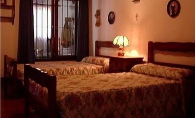 Casa quinta de 4 ambientes  MIRAMAR