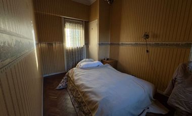 VENTA DE CASA A REFACCIONAR 4 AMBIENTES VELEZ SARF