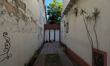 VENTA DE CASA A REFACCIONAR 4 AMBIENTES VELEZ SARF