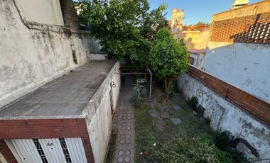 VENTA DE CASA A REFACCIONAR 4 AMBIENTES VELEZ SARF