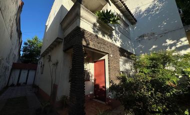 VENTA DE CASA A REFACCIONAR 4 AMBIENTES VELEZ SARF