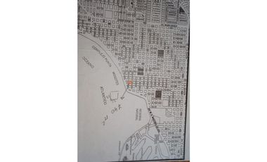 LOTE 33x22.50 ideal para construir 9 pisos