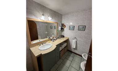 Chalet cuatro ambientes de categoría