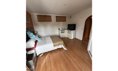 Chalet cuatro ambientes de categoría