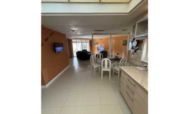 Chalet cuatro ambientes de categoría