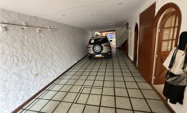 Chalet cuatro ambientes de categoría