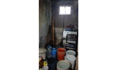 AMPLIO TERRENO. EXCELENTE ZONA. 2 VIVIENDAS EN VENTA. ITUZAINGO NTE