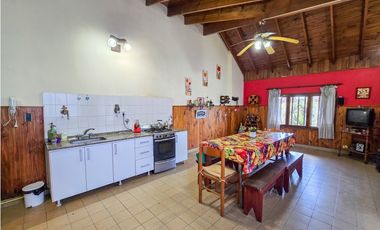 Chalet 4 amb. quincho, garage+ Local/Depto - Carasa y Av. J. P. Ramos
