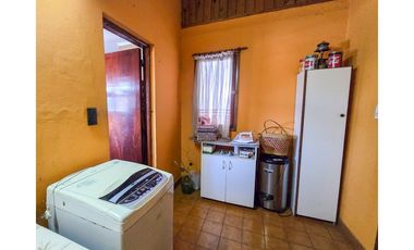 Chalet 4 amb. quincho, garage+ Local/Depto - Carasa y Av. J. P. Ramos