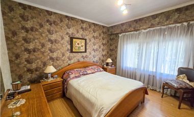 Chalet 4 amb. quincho, garage+ Local/Depto - Carasa y Av. J. P. Ramos