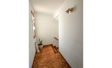 Chalet 4 amb. quincho, garage+ Local/Depto - Carasa y Av. J. P. Ramos