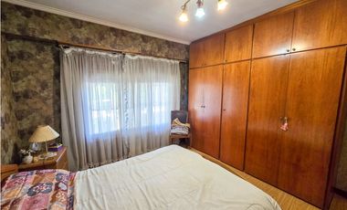 Chalet 4 amb. quincho, garage+ Local/Depto - Carasa y Av. J. P. Ramos