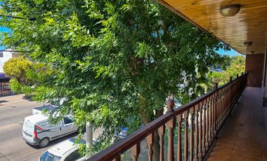 Chalet 4 amb. quincho, garage+ Local/Depto - Carasa y Av. J. P. Ramos