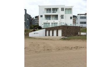 Duplex Frente al Mar con Comodidades Exclusivas