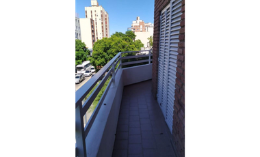 Departamento en venta. 2 dorm. sobre Av. Santa Fe barrio Alberdi