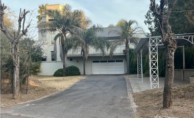 Country Las Delicias Imponente Propiedad