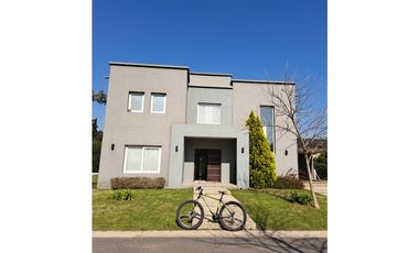 CASA A LA VENTA EN WESTON FRANCISCO ALVAREZ