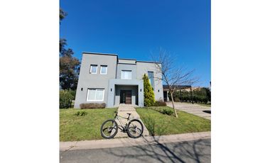 CASA A LA VENTA EN WESTON FRANCISCO ALVAREZ