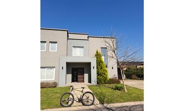 CASA A LA VENTA EN WESTON FRANCISCO ALVAREZ