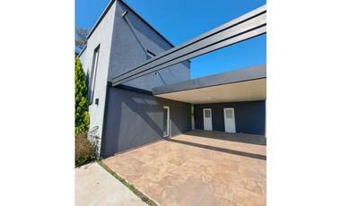 CASA A LA VENTA EN WESTON FRANCISCO ALVAREZ