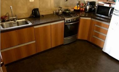 CASA A LA VENTA EN PAUNERO AL 700, MORON (APTA CREDITO)