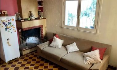 CASA A LA VENTA EN PAUNERO AL 700, MORON (APTA CREDITO)