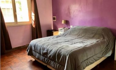 CASA A LA VENTA EN PAUNERO AL 700, MORON (APTA CREDITO)