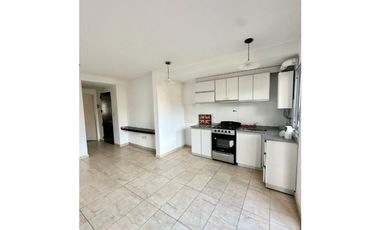 Departamento a la venta en Luis Maria Drago al 2600 Castelar