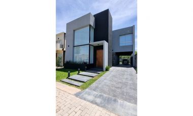 CASA A LA VENTA EN ITUZAINGO, EN VILLA UDAONDO