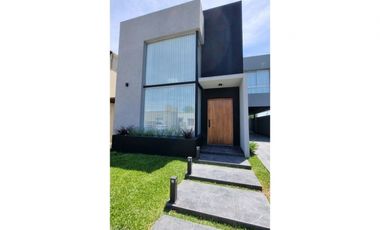 CASA A LA VENTA EN ITUZAINGO, EN VILLA UDAONDO