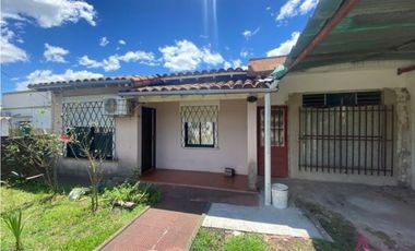 CASA A LA VENTA CON LOCAL EN RIPAMONTI 3500, CASTELAR