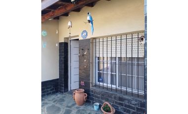 Casa a la venta con departamento en Moreno centro