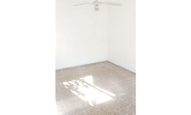 Venta Casa Patricios. 2 Dor Mas Dpto 1 Dor Pa