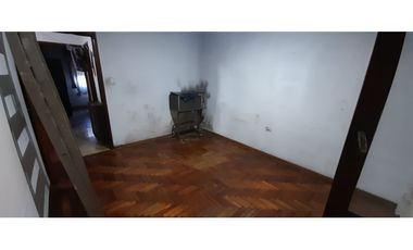 EXCELENTE CHALET EN VENTA. BARRIO AERONAUTICO - ITUZAINGO NORTE