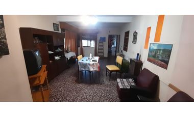 EXCELENTE CHALET EN VENTA. BARRIO AERONAUTICO - ITUZAINGO NORTE