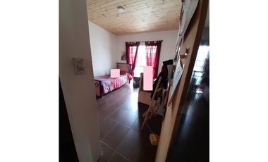 CASA EN PH EN DOS PLANTAS EN VENTA. ITUZAINGO NORTE