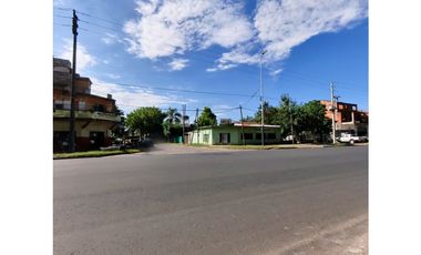 Local comercial con 4 deptos