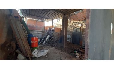 CHALET Y DOS DEPARTAMENTOS EN VENTA. ITUZAINGO NORTE