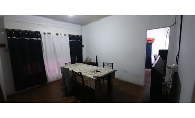 CHALET Y DOS DEPARTAMENTOS EN VENTA. ITUZAINGO NORTE