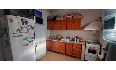 CHALET Y DOS DEPARTAMENTOS EN VENTA. ITUZAINGO NORTE